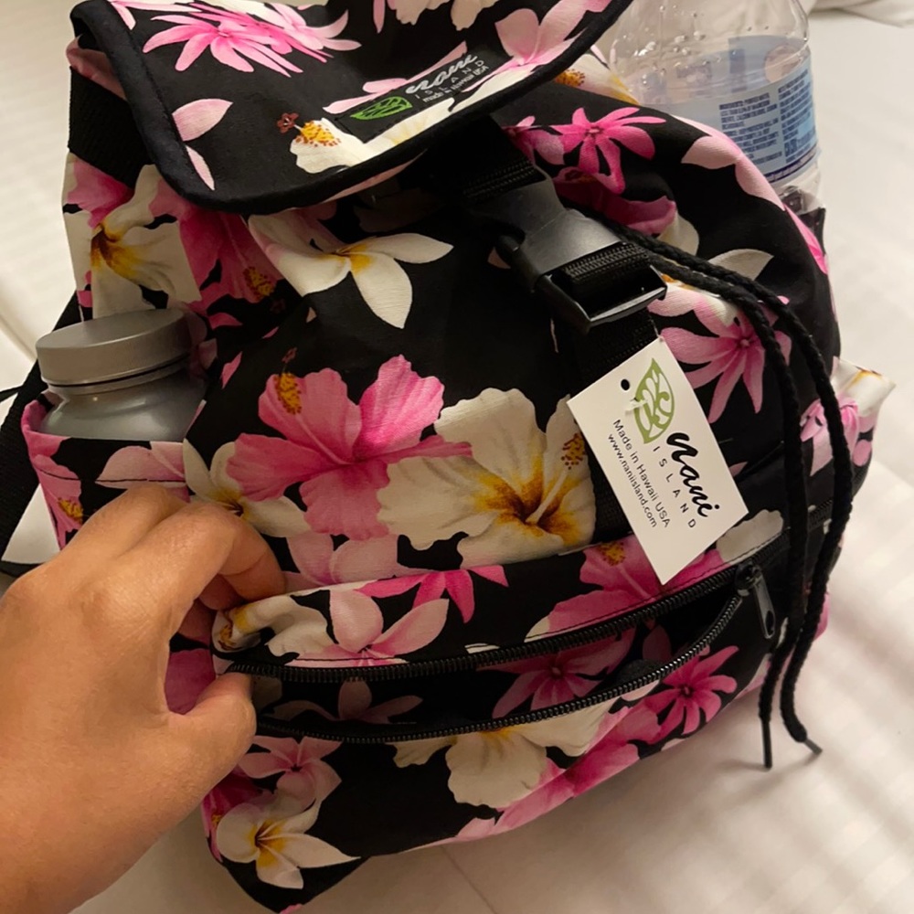 Small/compact backpack - Picture 3 of 4